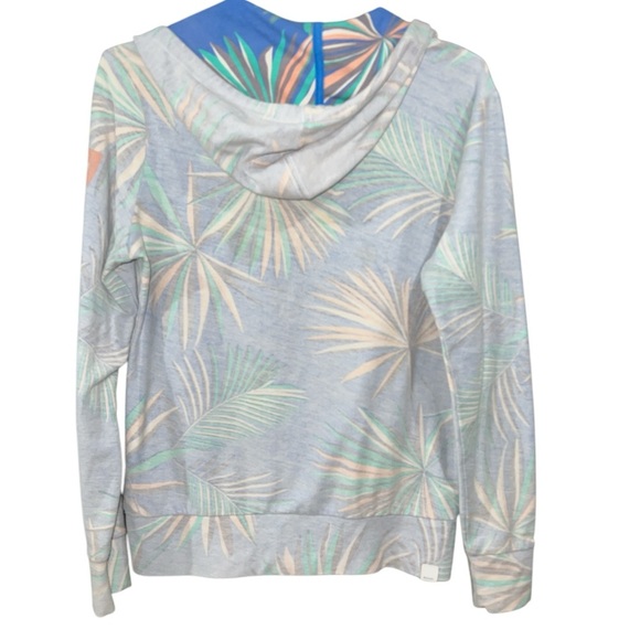 Bench sweater size Small, hooded and has a zipper, inverted design - Picture 2 of 5